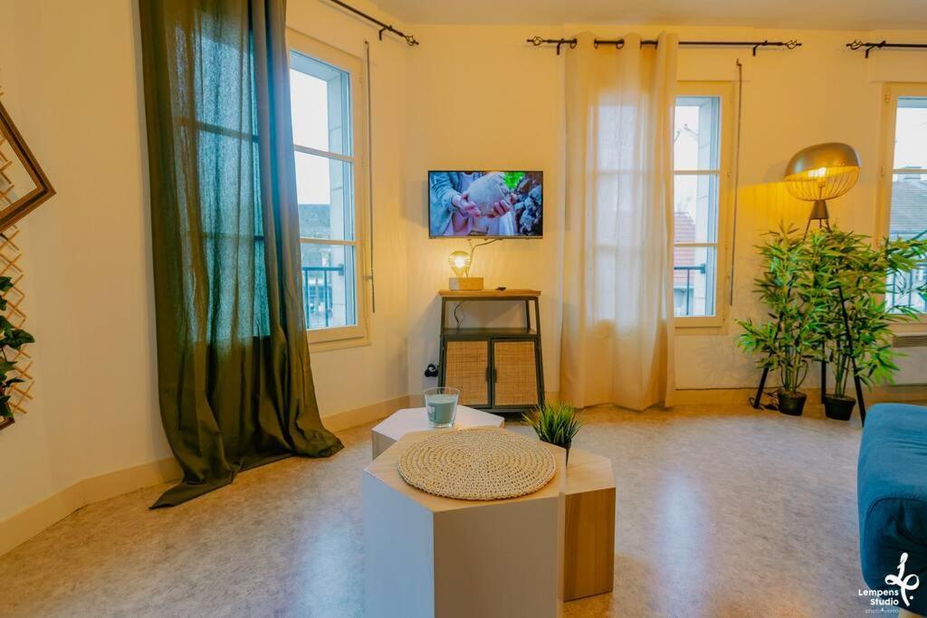 Appartement Romance Florale Troyes Bagian luar foto