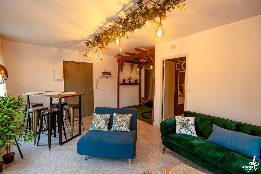 Appartement Romance Florale Troyes Bagian luar foto
